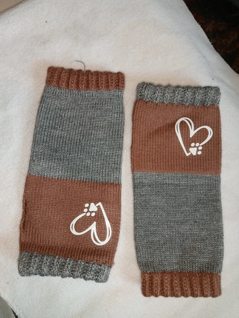 Women's fingerless gloves; vintage  heart shaped color-blocking